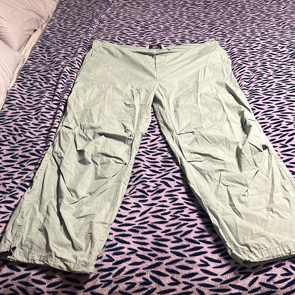 Cargo windbreaker pants from Garage